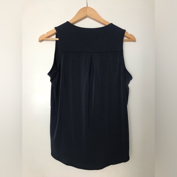 Beautiful Banana Republic Dark Blue V-Neck Top - Picture 2 of 5